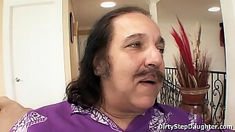 Ron Jeremy和他的惊人的少女继女lynn Love享受禁忌的浪漫